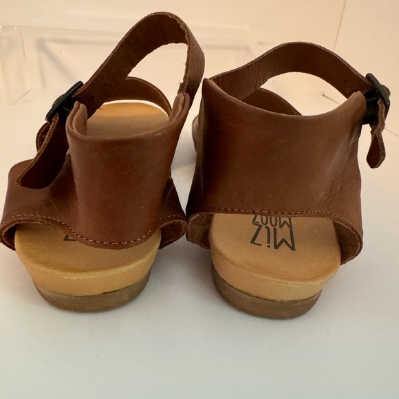 Miz Mooz New York City NWOT Antony Brown Leather Flat Comfort Sandals Size 7 - Picture 7 of 9